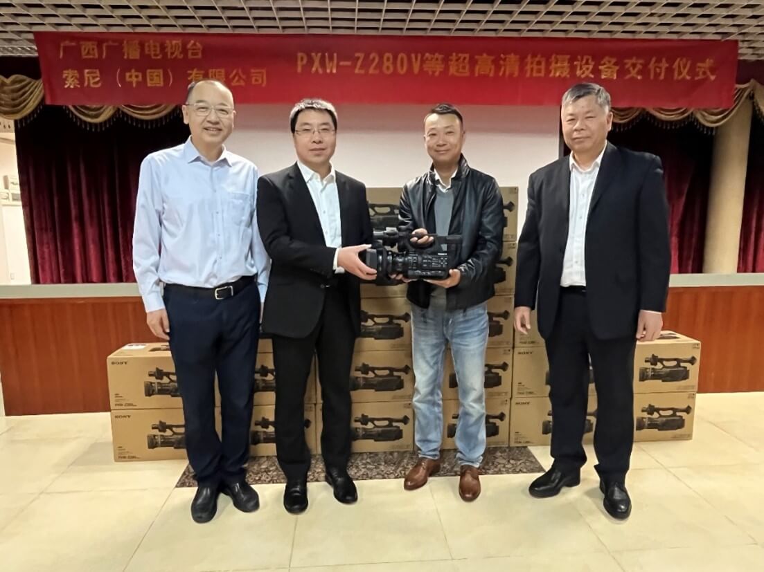 索尼家用投影P9