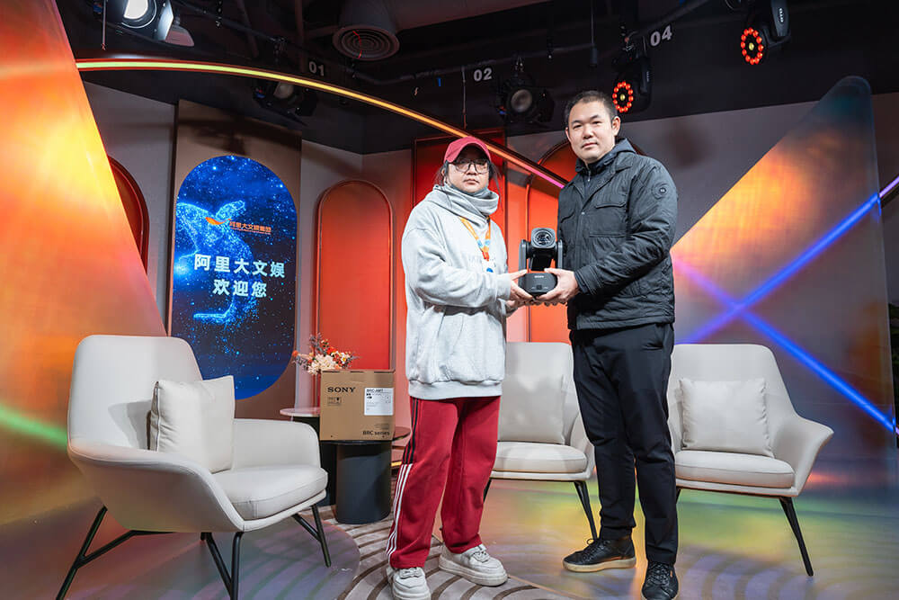 索尼家用投影P9