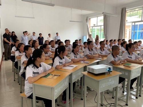 践行教育扶贫，索尼 梦想教室落户山西石楼