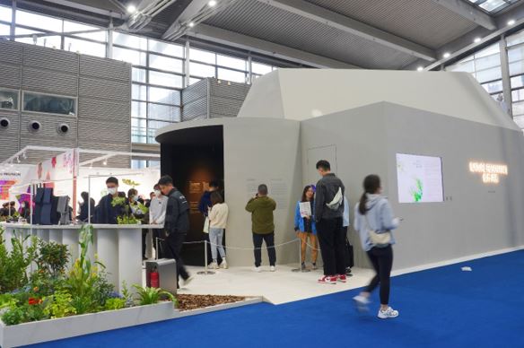 索尼“自然·共振”展台吸引众多观众驻足