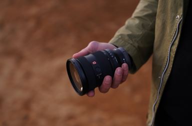 FE 24-70mm F2.8 GM II仅重约695g，可轻松手持