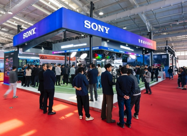 索尼展位现场全景图 地点：北京·首钢会展中心     展位号：5号馆5403展位