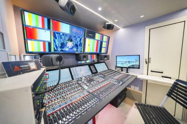 宁波广播电视集团4K IP 超高清转播车内部设计
